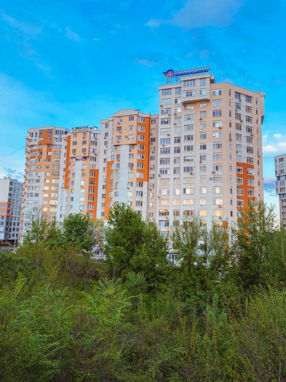 Luxury Sky Apartment Chişinau Exteriör bild